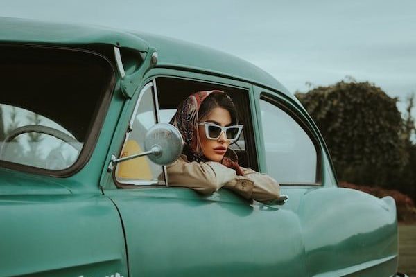 Pengaruh Budaya Retro Tahun 90-an dan Fashion Vintage
