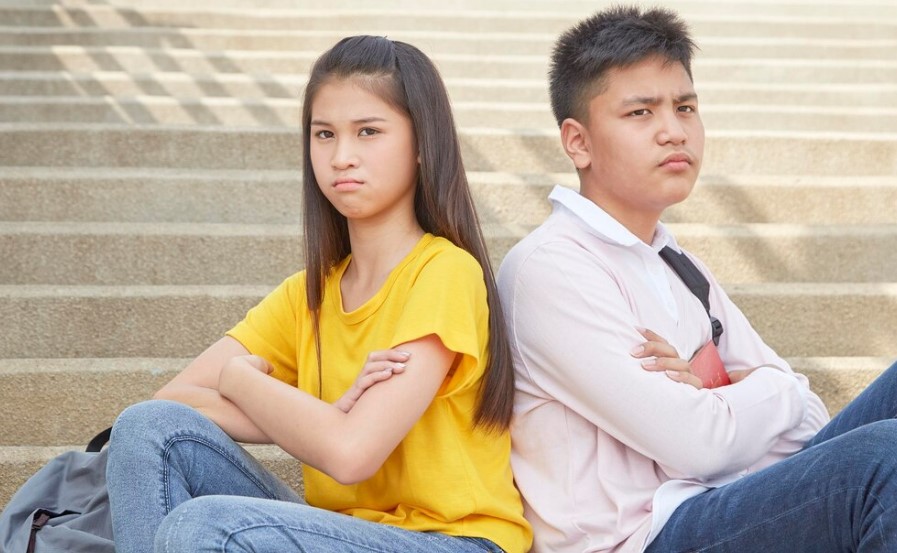 Mengelola Konflik Antargenerasi untuk Harmoni dan Kolaborasi