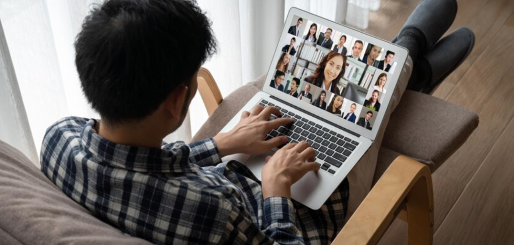 Fenomena Komunitas Online di Era Digital