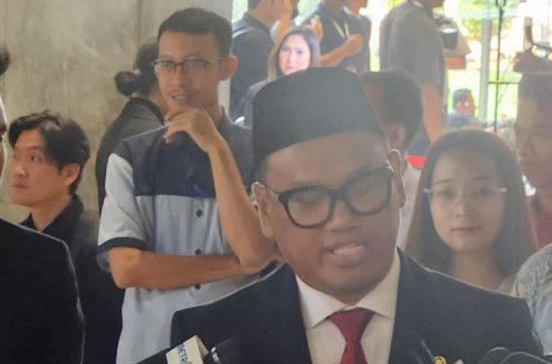 uya kuya anggota artis jadi dewan dpr