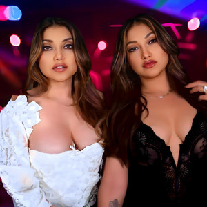 Sarah Azhari model panas nan seksi
