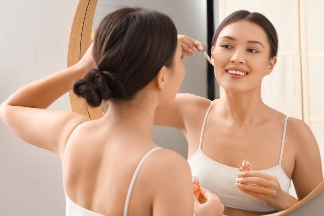 Tips Kecantikan Terbaru yang Jadi Perbincangan: 8 Tren Viral 2025 yang Wajib Dicoba