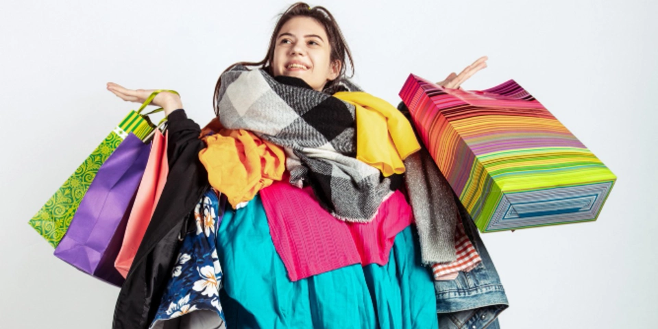 Slow Fashion & Capsule Wardrobe 2025: Gaya Minimalis Berkelanjutan untuk Gen Z