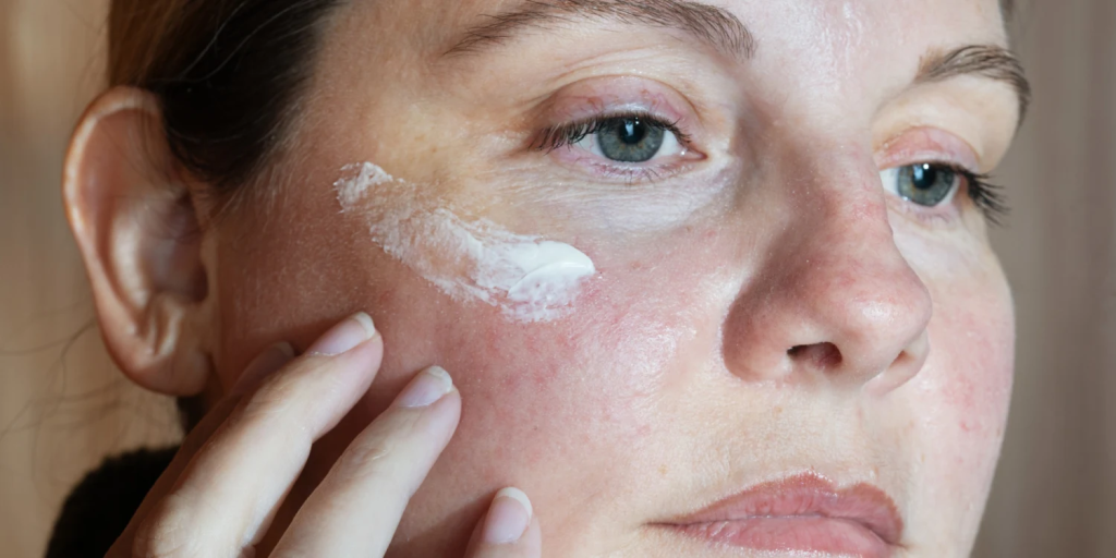 Jerawat Dewasa 2025: 7 Ingredient Terbukti Ampuh untuk Kulit Lebih Bersih & Glowing