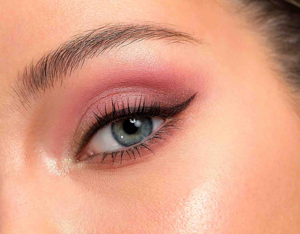 Tips Makeup Glowy Natural 2026: 15 Menit