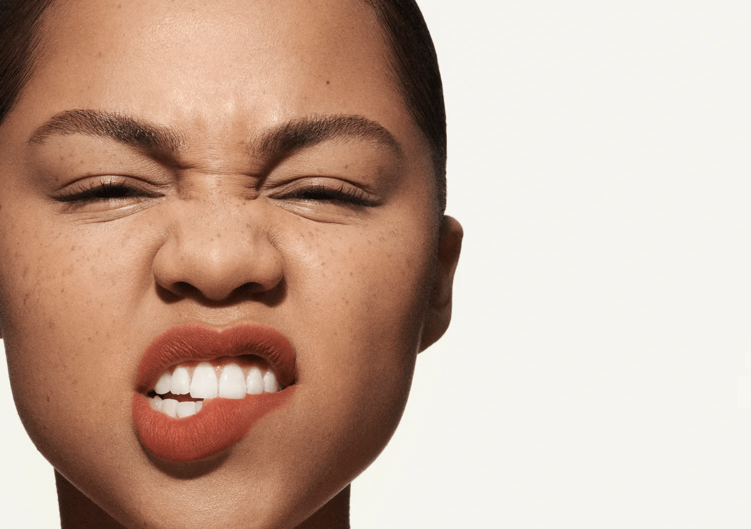 5 Tips Blurred Lips Soft yang Lagi Viral di 2026