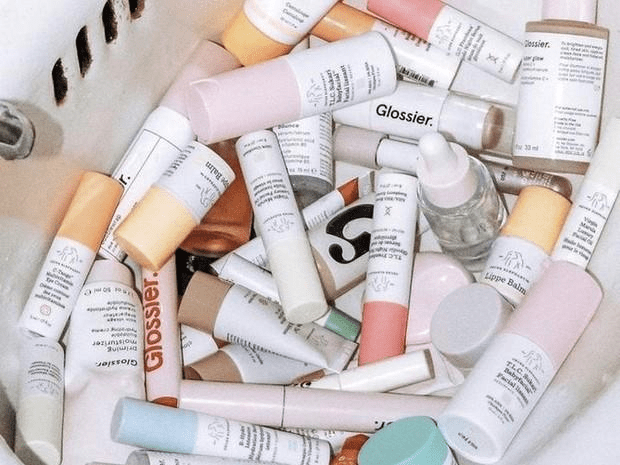 Bukan Banyak Produk, Slow Beauty Justru Bikin Kulitmu Glowing Lebih Alami