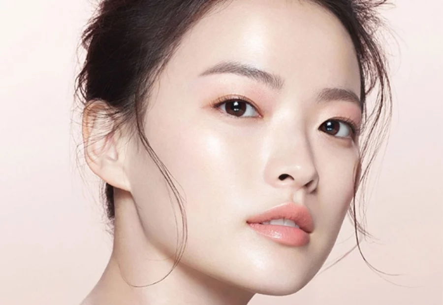 Bukan Tren Baru, Look Kamu Justru Makin Kuat dengan 5 Kunci Clean Girl Ini